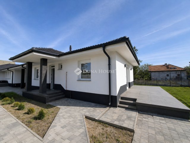 Eladó ikerház, Gyálon 97.5 M Ft, 3 szobás / költözzbe.hu