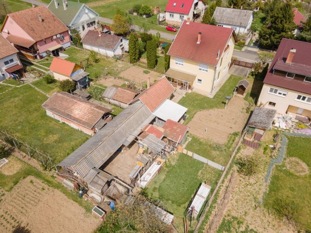 Eladó családi ház, Bánkon 76.9 M Ft, 6 szobás
