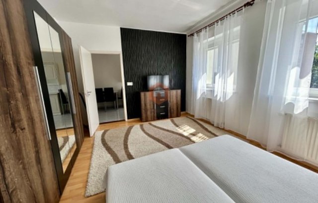 Kiadó téglalakás, albérlet, Pécsett 160 E Ft / hó, 1 szobás