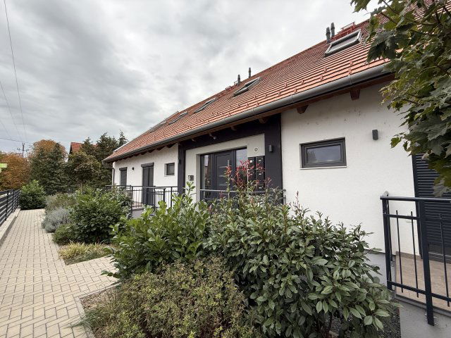 Eladó téglalakás, Balatonfűzfőn 96 M Ft, 3 szobás