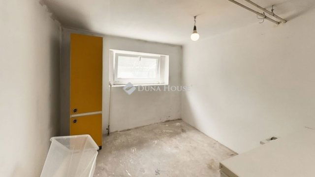 Eladó családi ház, Fóton 129.9 M Ft, 7 szobás