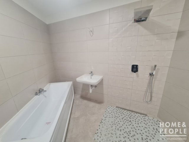 Eladó családi ház, Hódmezővásárhelyen 58 M Ft, 3 szobás
