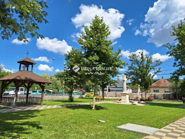 Eladó üzlethelyiség, Mendén 199 M Ft, 1 szobás