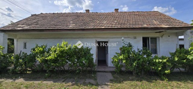 Eladó családi ház, Abában 19.99 M Ft, 2 szobás