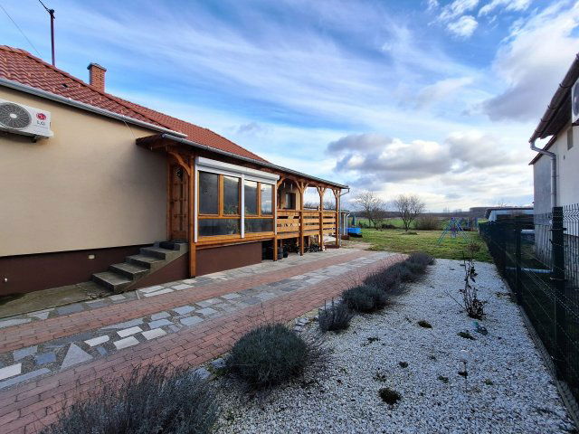 Eladó családi ház, Tüskeváron 54.9 M Ft, 2+1 szobás