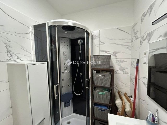 Eladó téglalakás, Budapesten, XXI. kerületben 26.5 M Ft