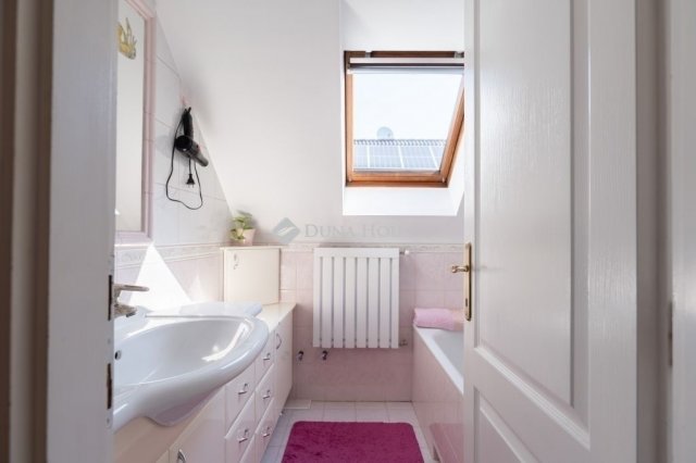 Eladó családi ház, Halásztelken 224.5 M Ft, 6 szobás