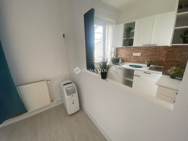 Eladó téglalakás, Budapesten, XI. kerületben 65 M Ft, 1 szobás