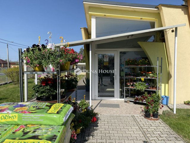 Eladó üzlethelyiség, Tasson 120 M Ft / költözzbe.hu