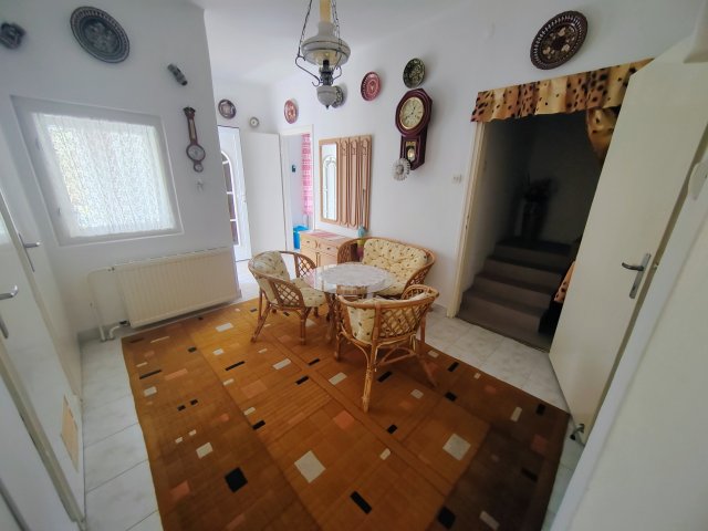 Eladó családi ház, Balatonalmádiban 93 M Ft, 5+1 szobás