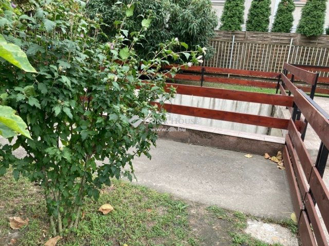 Eladó családi ház, Budapesten, III. kerületben 399 M Ft