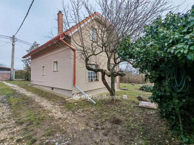 Eladó családi ház, Zsámbékon 59.5 M Ft, 3 szobás