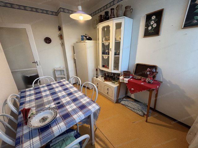 Eladó téglalakás, Tatabányán 46.5 M Ft, 3 szobás