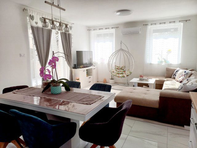 Eladó ikerház, Veresegyházon 138.8 M Ft, 5 szobás