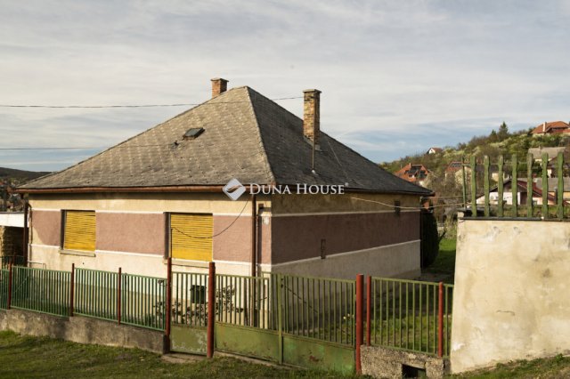 Eladó családi ház, Csolnokon 49 M Ft, 2 szobás