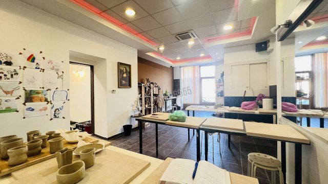 Eladó üzlethelyiség, XXIII. kerületben, Grassalkovich úton