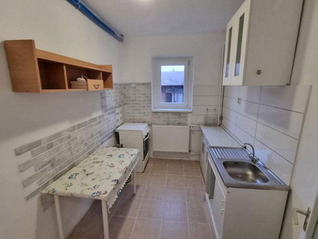 Kiadó családi ház, albérlet, Érden 650 E Ft / hó, 9 szobás