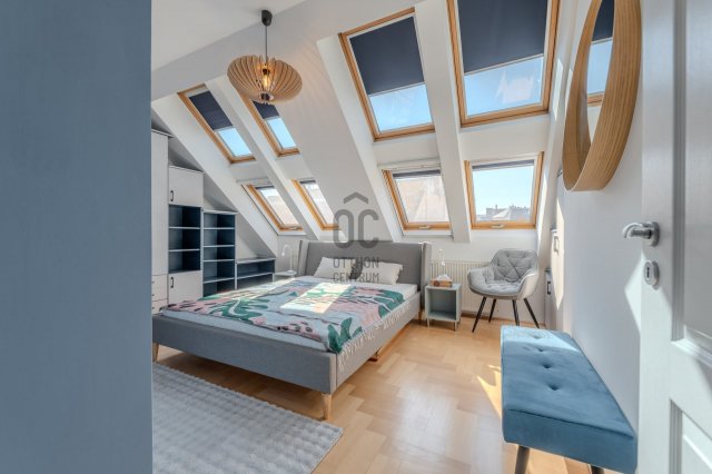 Eladó téglalakás, Budapesten, VII. kerületben, Holló utcában