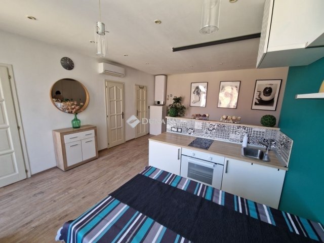 Eladó téglalakás, Budapesten, VII. kerületben 74.9 M Ft