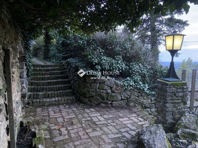 Eladó ikerház, Pécsett 97 M Ft, 5 szobás / költözzbe.hu