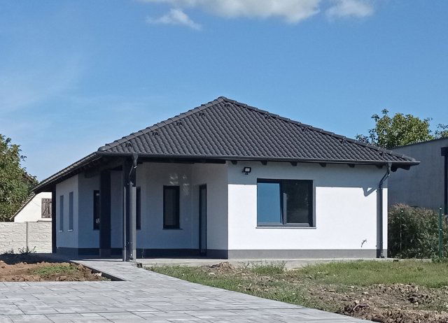 Eladó családi ház, Balatonbogláron 120 M Ft, 3 szobás