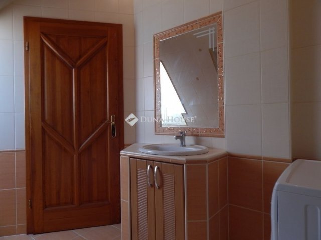 Eladó családi ház, Kecskeméten 115 M Ft, 6 szobás