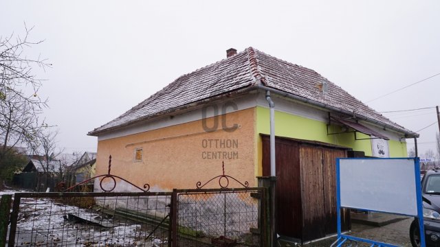 Eladó üzlethelyiség, Poroszlón 20 M Ft / költözzbe.hu