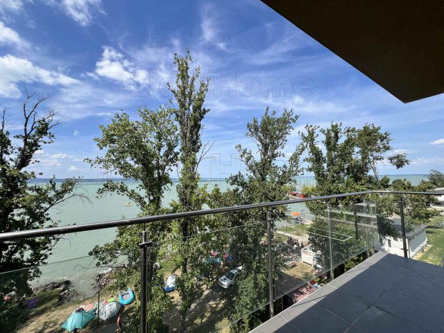 Eladó téglalakás, Siófokon 209.623 M Ft, 4 szobás