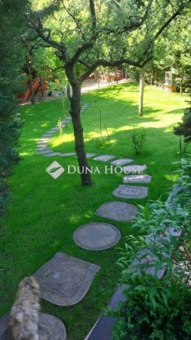 Eladó családi ház, Szentendrén 195 M Ft, 7 szobás