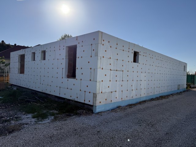 Eladó családi ház, Balatonfőkajáron 134.9 M Ft, 4 szobás