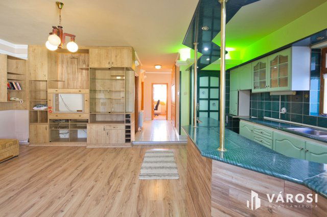 Eladó családi ház, Békéscsabán 79.9 M Ft, 5+1 szobás