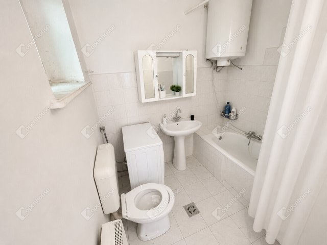 Eladó családi ház, Pilisen 42.5 M Ft, 2 szobás