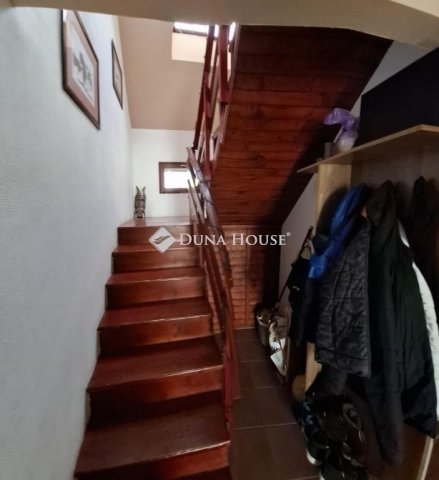 Eladó családi ház, Vecsésen 149.999 M Ft, 5 szobás