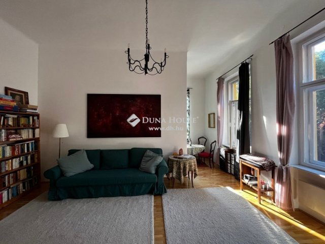 Eladó téglalakás, Visegrádon 109.8 M Ft, 2 szobás