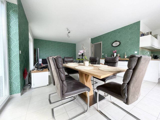 Eladó ikerház, Sopronban 149.9 M Ft, 4 szobás