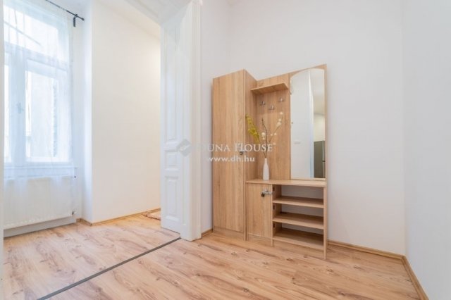 Eladó téglalakás, Budapesten, VI. kerületben 189.9 M Ft