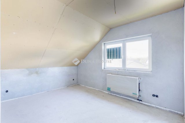 Eladó családi ház, Halászin 76 M Ft, 4 szobás