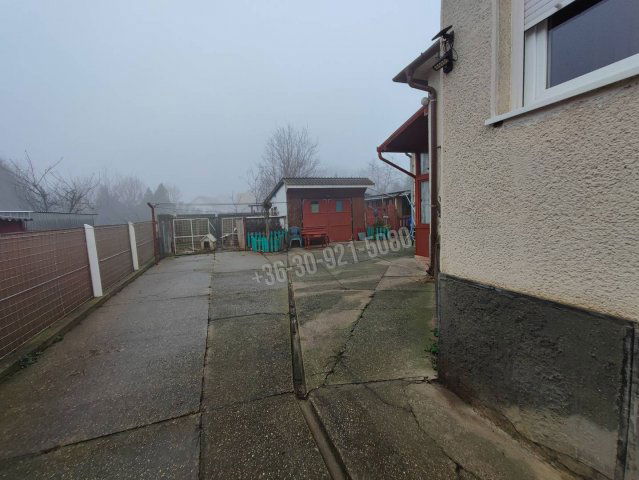 Eladó családi ház, Kartalon 64.9 M Ft, 3+1 szobás