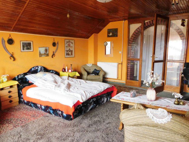 Eladó családi ház, Dombóváron 58 M Ft, 17 szobás