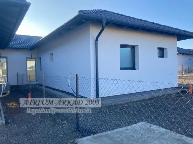 Eladó családi ház, Tárnokon 94.9 M Ft, 4 szobás
