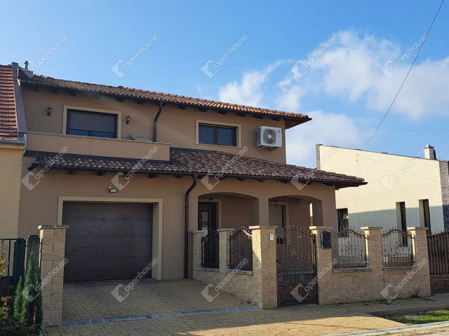 Eladó családi ház, Győrött 178.8 M Ft, 5 szobás