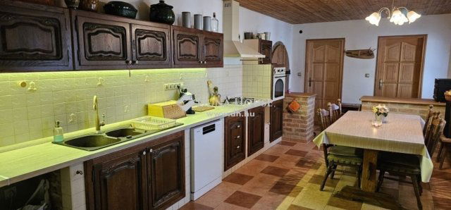 Eladó családi ház, Egerágon 159 M Ft, 5 szobás