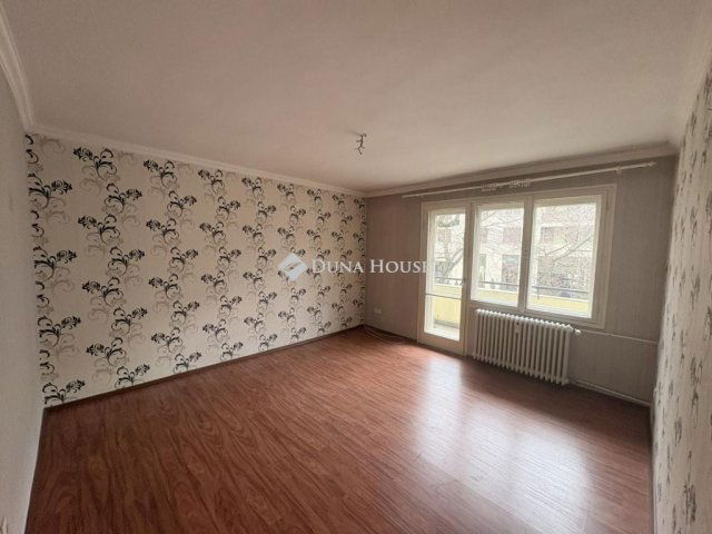 Eladó téglalakás, Cegléden 46 M Ft, 2 szobás