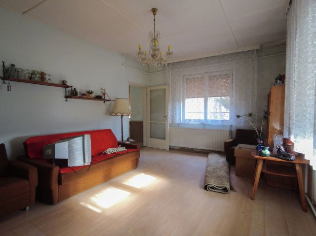 Eladó családi ház, Dombóváron 22.5 M Ft, 3 szobás