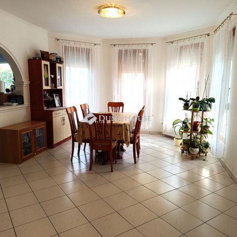 Eladó családi ház, Máriakálnokon 83.5 M Ft, 3 szobás