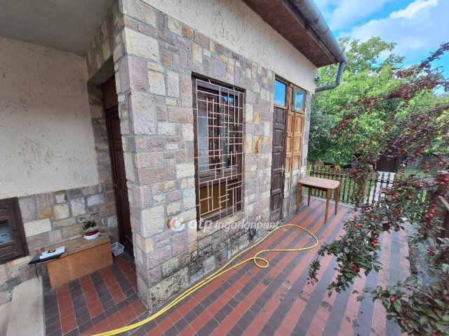 Eladó nyaraló, Tiszakécskén 29 M Ft, 2 szobás