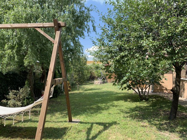 Eladó téglalakás, Siófokon 67.9 M Ft, 5 szobás