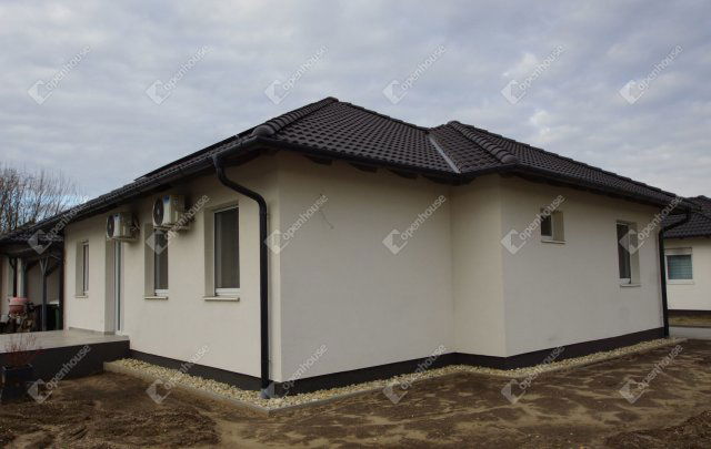 Eladó ikerház, Székesfehérvárott 89 M Ft, 4 szobás