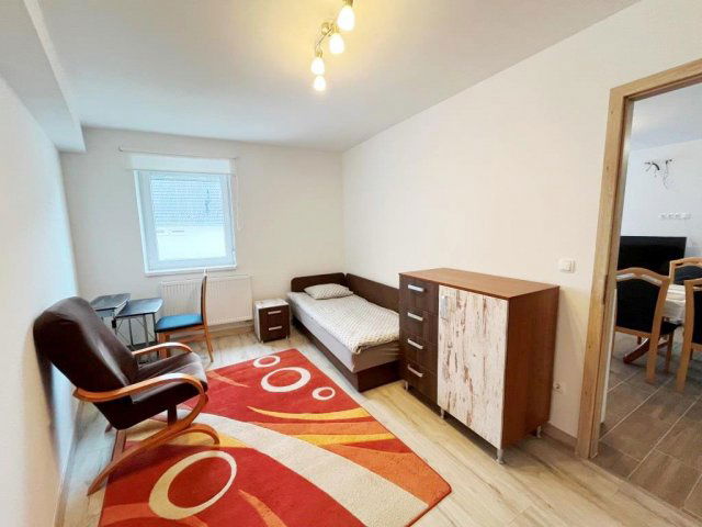 Kiadó téglalakás, albérlet, Pécsett 240 E Ft / hó, 3 szobás