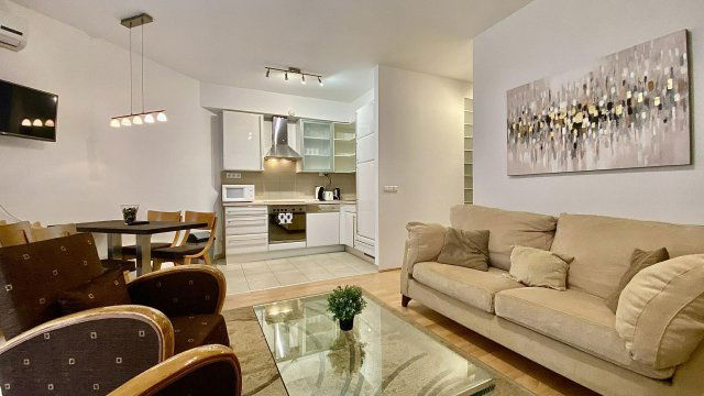 Kiadó téglalakás, albérlet, VI. kerületben, Király utcában